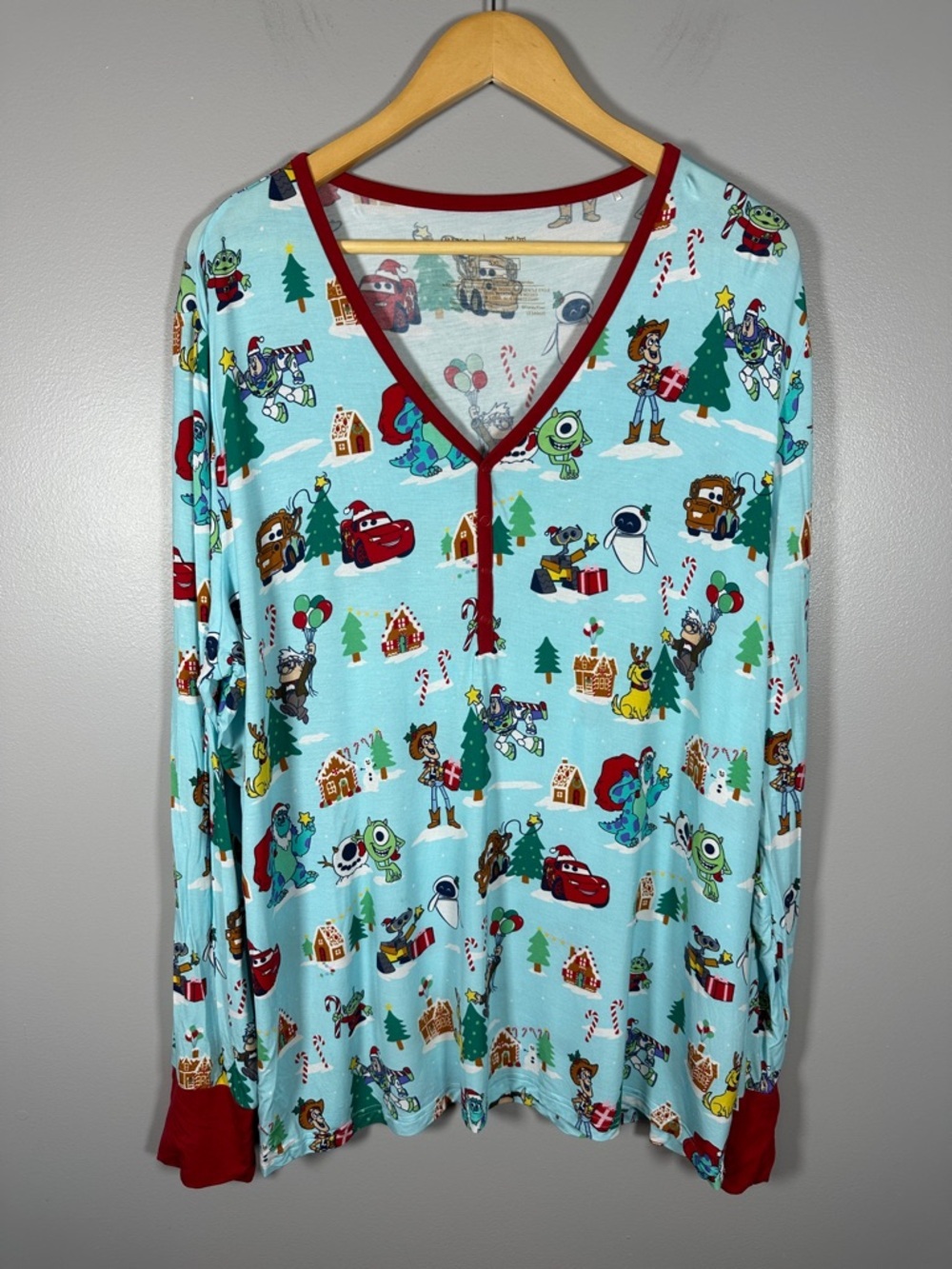 Little Sleepies Disney Pixar Christmas Village Women’s Pajama Top Size 3XL NWOT - Picture 1 of 5
